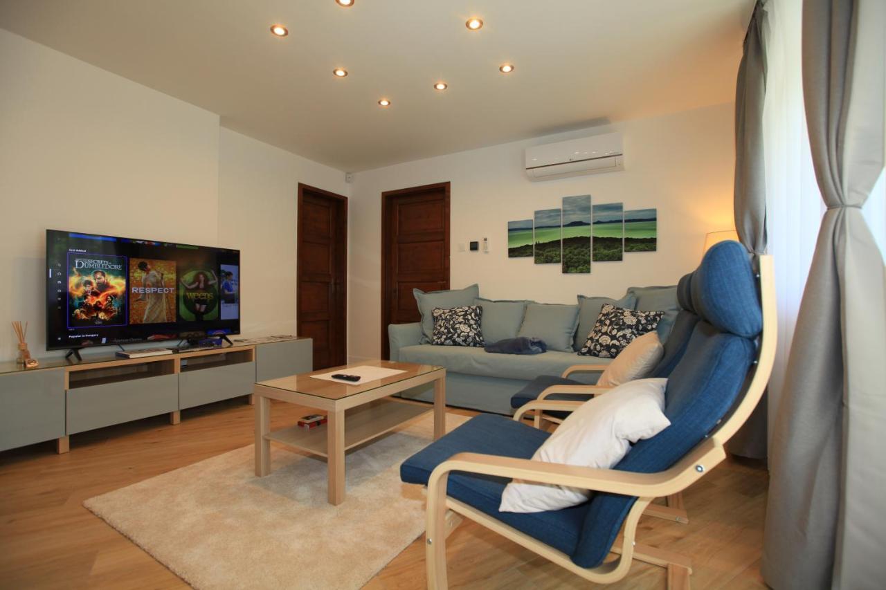 Paskal-Lux Apartments With Free Parking And Ac Budapeste Exterior foto